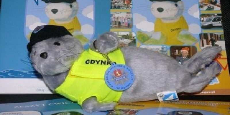Policyjna Foczka uczy zasad bezpieczeństwa