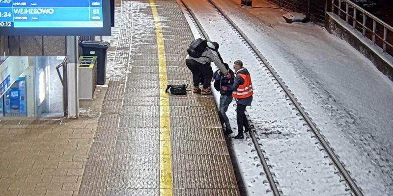 Uratowali człowieka na torach. Są dziś poszukiwani