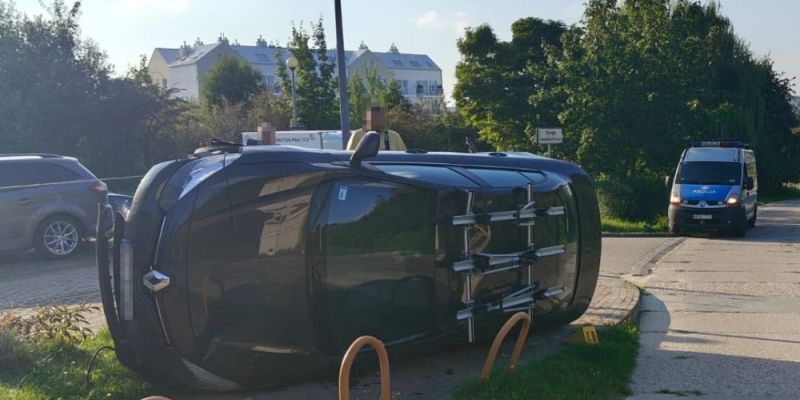 Nietrzeźwy kierowca spowodował kolizję w drodze do przedszkola