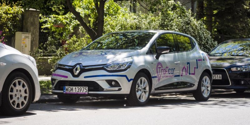 Dodatkowe 100 traficarów w Trójmieście i Warszawie