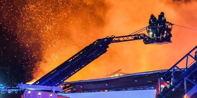 Tragedia w Rokitnicy: 4-letnie dziecko straciło życie w pożarze budynku wielorodzinnego