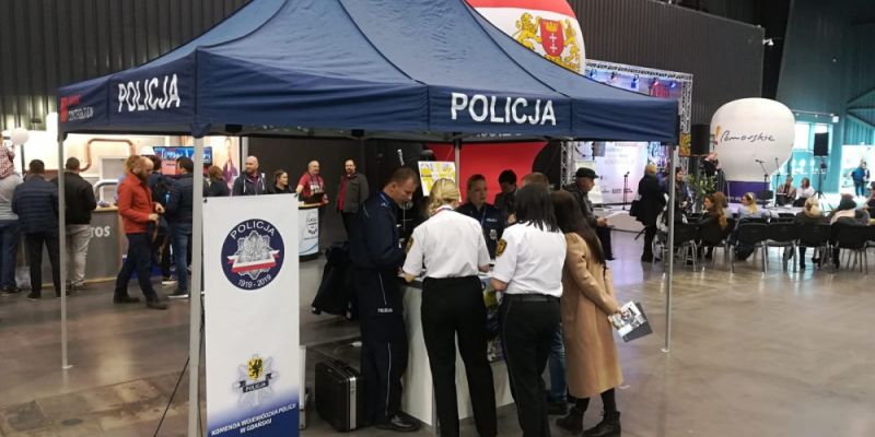 Policja na targach pracy