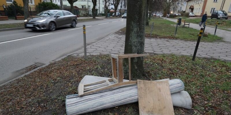 Stare meble, dywany i inne graty, czyli odpady wielkogabarytowe. Pomyśl, zanim wyrzucisz