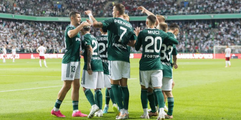 Klasyczna Dominacja: Legia Warszawa Wzmacnia Legendę, Pokonując Ruch Chorzów 3