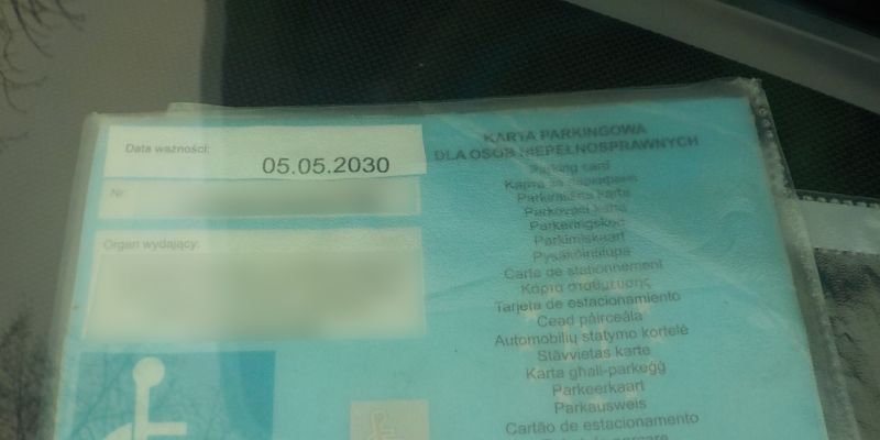 Kobieta posługiwała się fałszywą kartą dla osób niepełnosprawnych