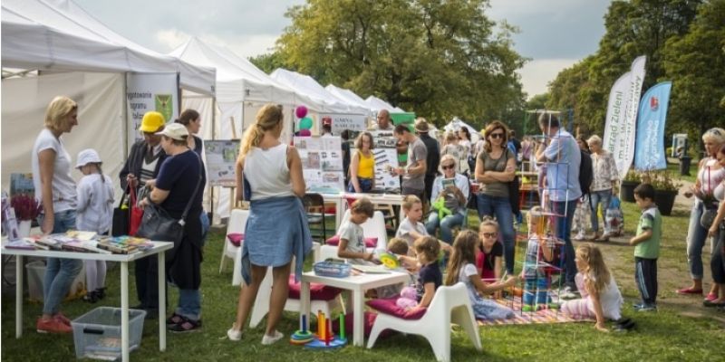 Piknik "Europa zmienia metropolie warszawską"