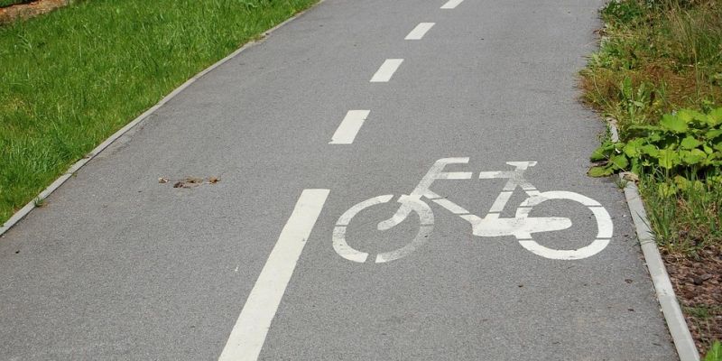 Opóźnienia przy budowie ścieżki rowerowej wzdłuż Wisły