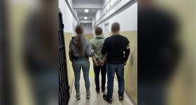 Gdańsk: 17-latek zatrzymany podczas włamania do paczkomatu