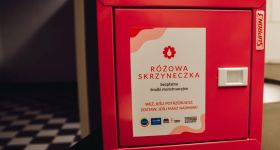 Różowe skrzyneczki zawisną w Gdańsku